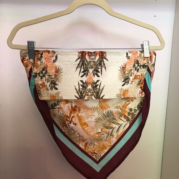 Cute little top - Picture 3 of 3